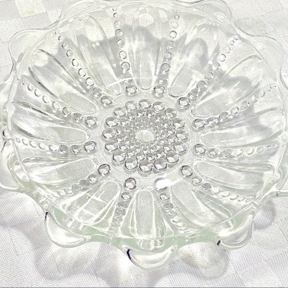 2 Vintage pressed glass dish bubble flower - Picture 6 of 8
